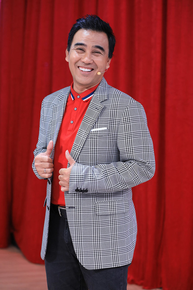 MC Quyền Linh kêu gọi được 2,3 tỷ đồng sau chưa đầy 1 giờ livestream, thông báo sẽ trực tiếp đến miền Trung cứu trợ-3