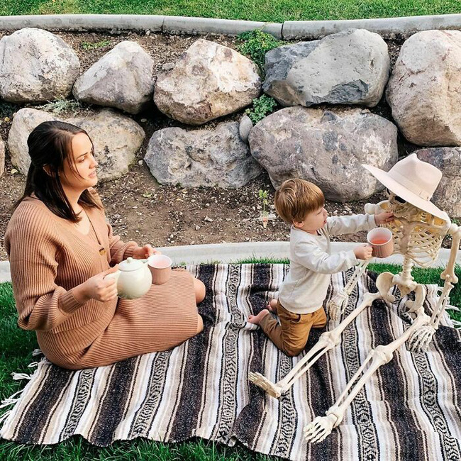 Xuống dọn kho cùng mẹ, bé trai đã tìm thấy chân ái của đời mình, nhưng ai cũng phải ngã ngửa khi biết danh tính người bạn này-3