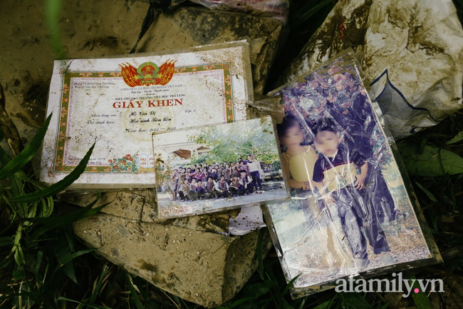 CẬN CẢNH: Quả đồi bị xé toạc làm đôi và nước mắt người Quảng Nam dưới lớp đất đá tại hiện trường vụ sạt lở kinh hoàng-10