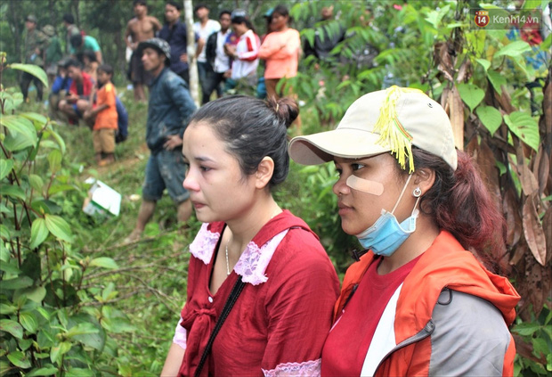 Tang thương bao trùm xóm nhỏ nơi vụ sạt lở khiến cả làng bị vùi lấp: Mẹ mua sữa về, con ở đâu rồi...?-3