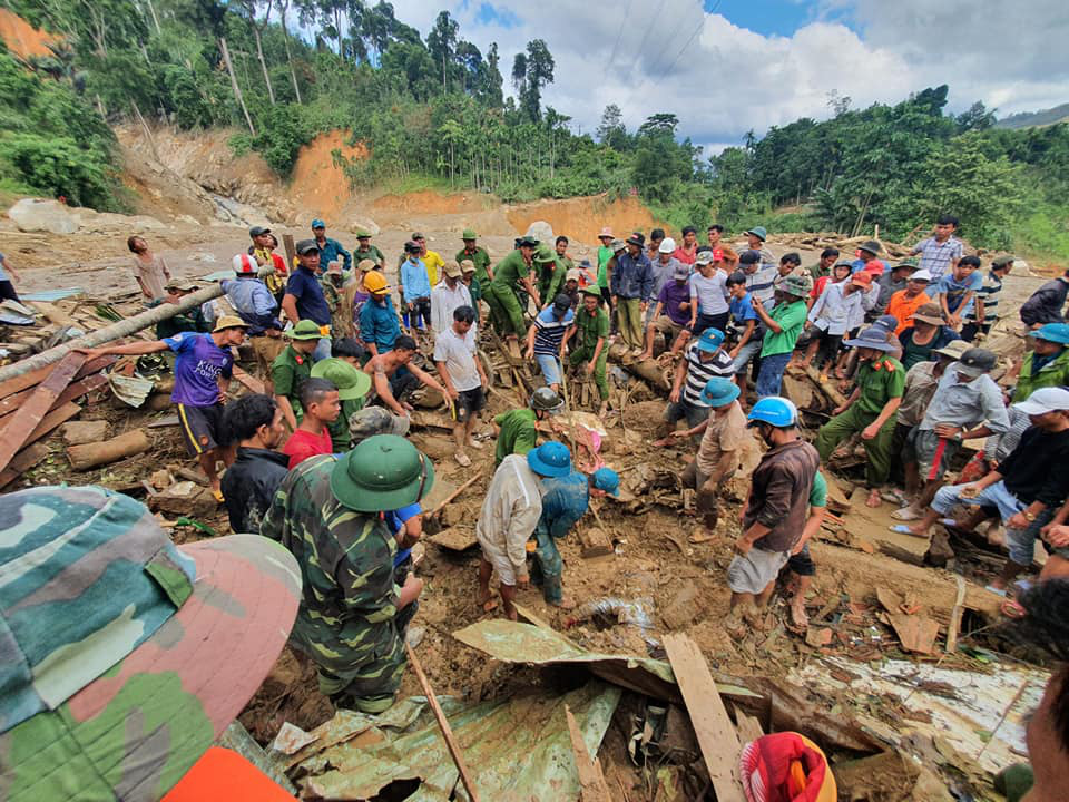 Sạt lở đất ở Quảng Nam: Còn 24 người mất tích, đã tìm thấy 21 thi thể, trời mưa trở lại-5