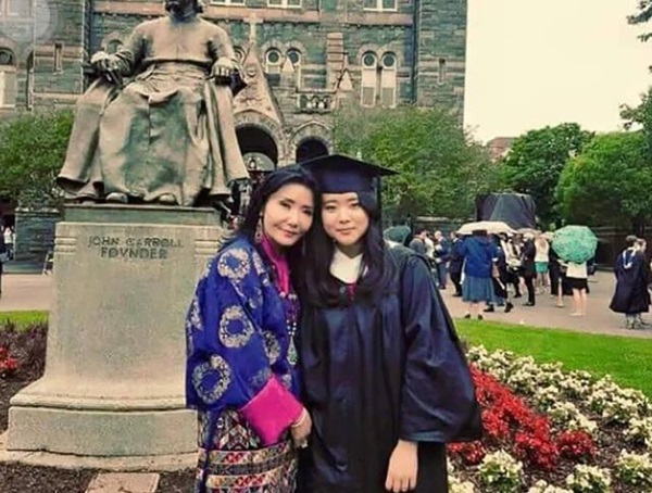 Nàng công chúa vạn người mê của Bhutan từng làm chao đảo MXH bất ngờ lên xe hoa, nhan sắc đôi tân lang tân nương gây chú ý-4