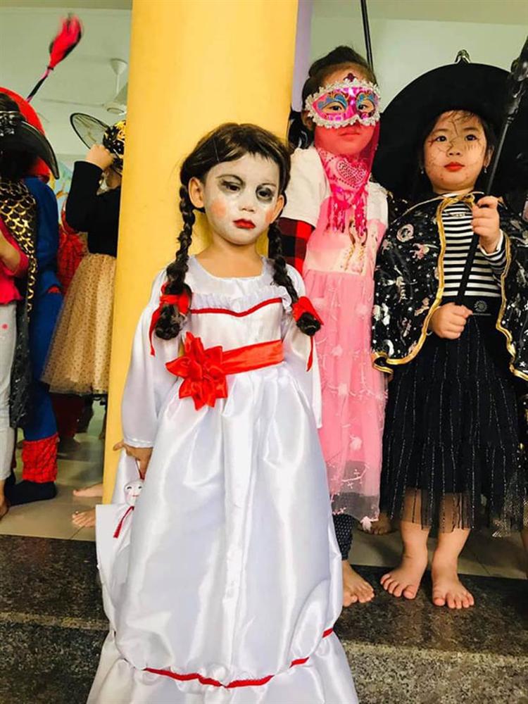 Cậu bé khiến dân tình khóc thét khi hóa trang Annabelle, xem ảnh trước trang điểm quá khác biệt!-2