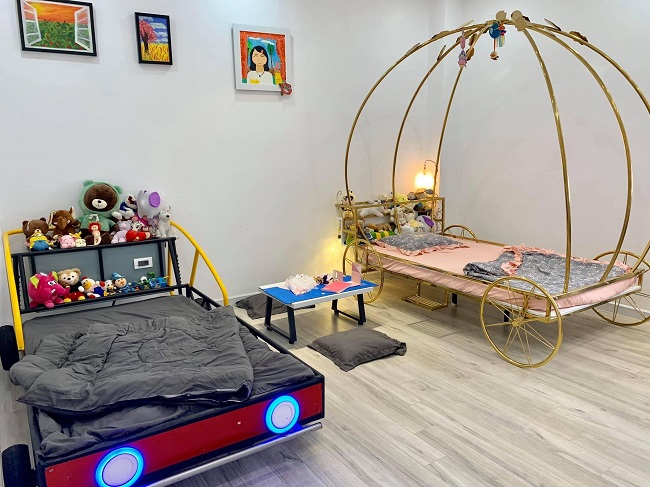 Ông bố trẻ chơi lớn, chi 50 triệu làm giường bí ngô mạ vàng tặng con dịp Halloween-4