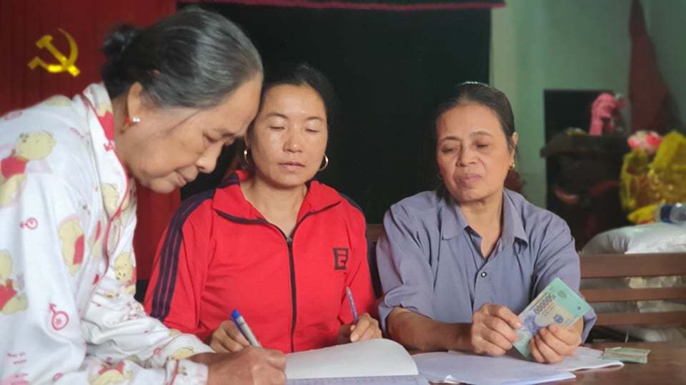 Thôn trả lại cho dân tiền ca sỹ Thủy Tiên hỗ trợ ở Quảng Bình-2
