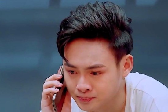 Ngày tái hôn, vợ cũ gửi đến 1 bức thư nhưng được chồng cũ cất trong ngăn kéo, 2 tháng sau mở ra anh khụy xuống vì thứ bên trong