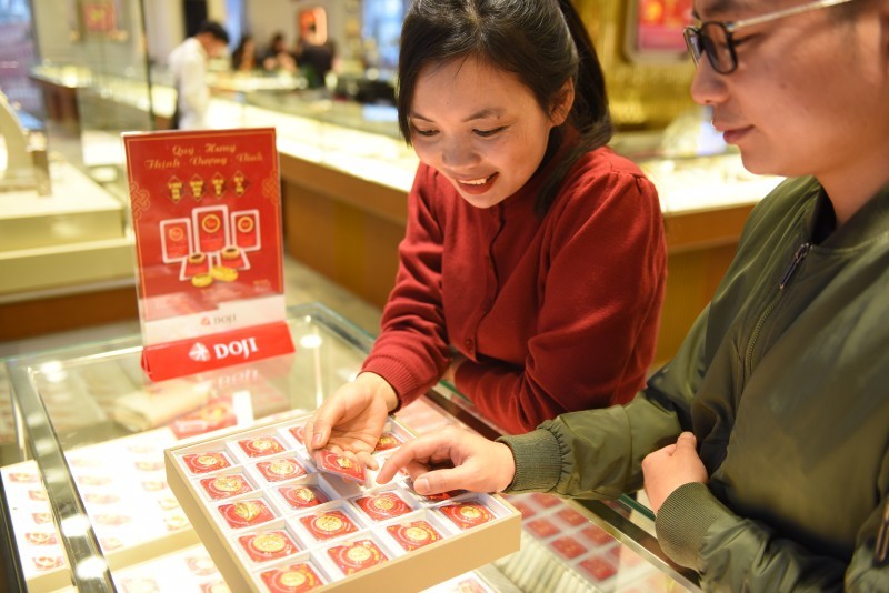 Giá vàng hôm nay 31/10: Tiếp tục giảm, lao xuống đáy sâu-1