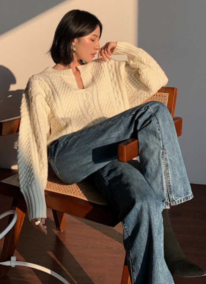 Áo len vặn thừng tái xuất, bỏ bùa gái Hàn đến gái Pháp: Các nàng có ngay 14 set đồ đẹp khỏi bàn với kiểu áo thô ráp này-7