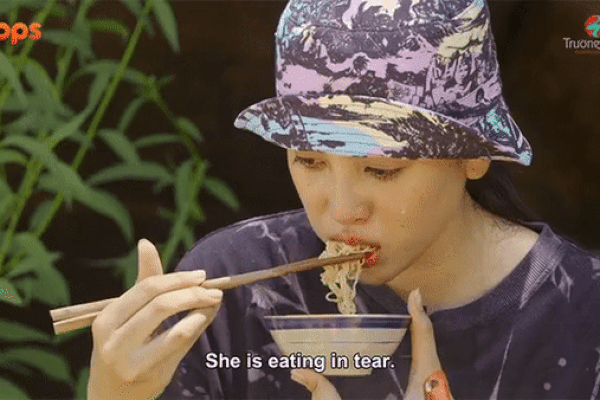 Trường Giang khiến Hoa hậu Tiểu Vy phải ăn cơm chan nước mắt, xem xong ai cũng thương cô bé tội nghiệp-4