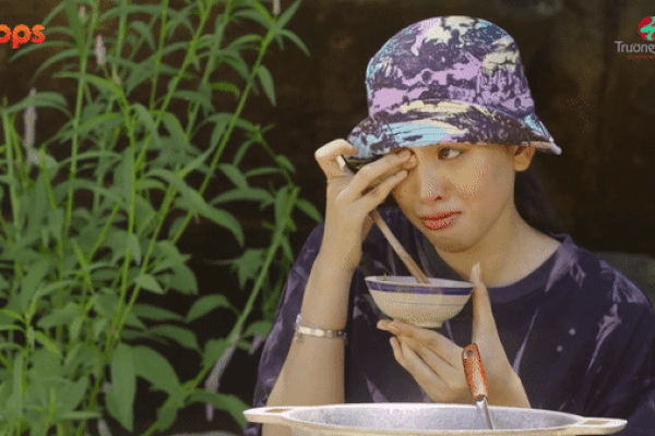 Trường Giang khiến Hoa hậu Tiểu Vy phải