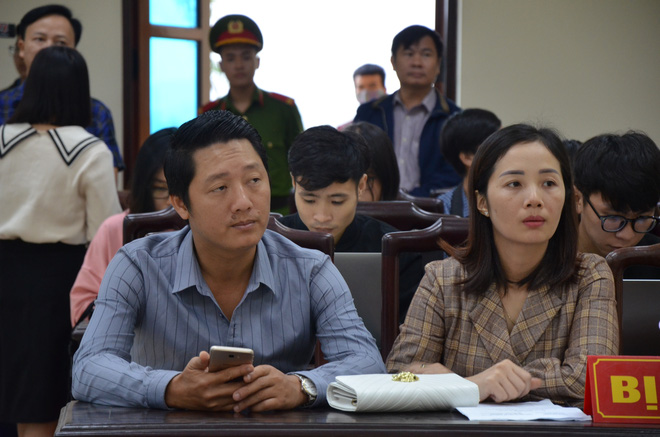 Chủ tọa vạch trần bộ mặt lừa tình của mẹ mìn bắt cóc bé 2 tuổi, người bạn trai lặng người-5