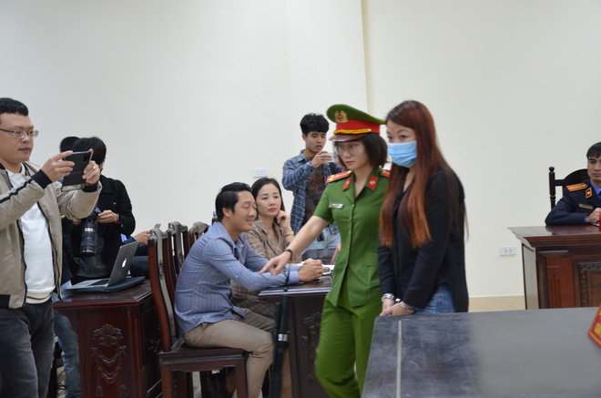 Chủ tọa vạch trần bộ mặt lừa tình của mẹ mìn bắt cóc bé 2 tuổi, người bạn trai lặng người-6