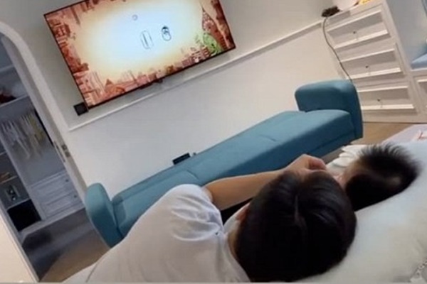 Cường Đô La khoe bức hình hạnh phúc của gia đình 4 người do chính Subeo chụp-3