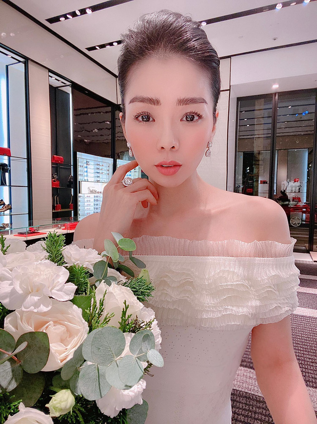 Lệ Quyên lên tiếng sau khi vừa xác nhận ly hôn đã bị bắt gặp được tình trẻ tin đồn đưa đón-2