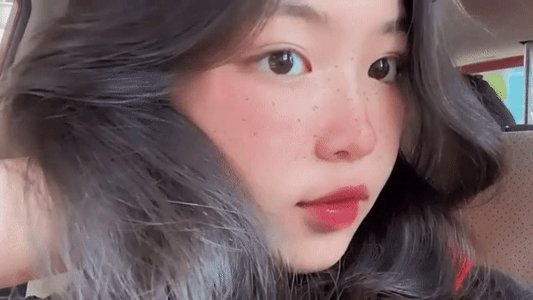 12 giây gói trọn nhan sắc khuynh thành của ái nữ MC Quyền Linh, ai fan ruột Lọ Lem điểm danh-2