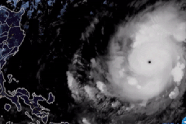 Siêu bão Goni giật trên cấp 17 càn quét Philippines, di chuyển nhanh vào biển Đông, miền Trung lại đối mặt với bão lớn-2