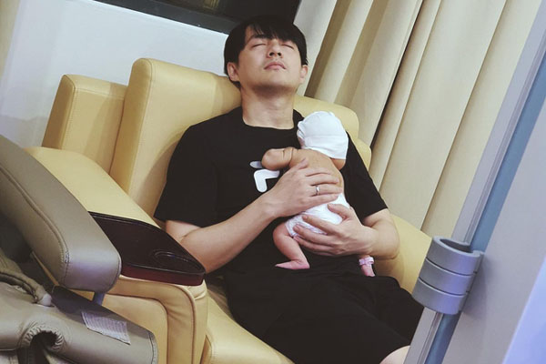 Đông Nhi tung ảnh dìm hàng cả showbiz trong hôn lễ thế kỷ: Minh Hằng mất sạch hình tượng nhưng trùm cuối” lại là cô dâu-12