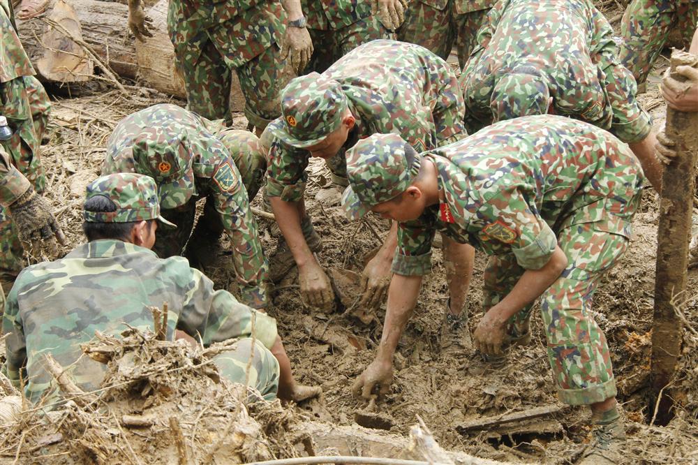 14 người mất tích ở Trà Leng: Đào xới hết khu sạt lở nhưng không tìm thấy ai-1