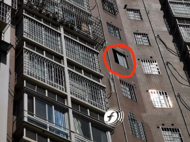 Một bé gái 5 tuổi rơi từ tầng 9 xuống đất tử vong, cảnh báo cha mẹ phải chú ý đến chi tiết chết người này-1