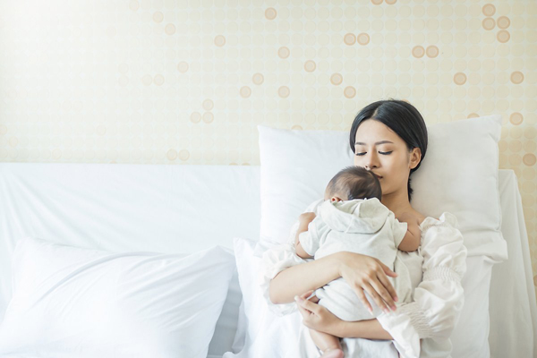 Vợ bỏ con mới sinh ở nhà rồi ôm 50 triệu đi mất, tối về nhà với gương mặt khác lạ khiến tôi ngất lên ngất xuống-1