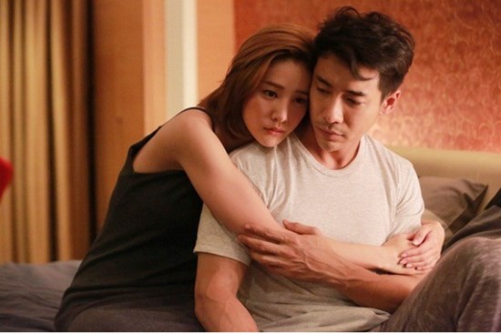 Đột nhiên vợ mua rượu về mời chồng uống, nghi ngờ cô ấy có âm mưu gì nên tôi giả vờ say, để rồi nửa đêm xảy ra chuyện động trời