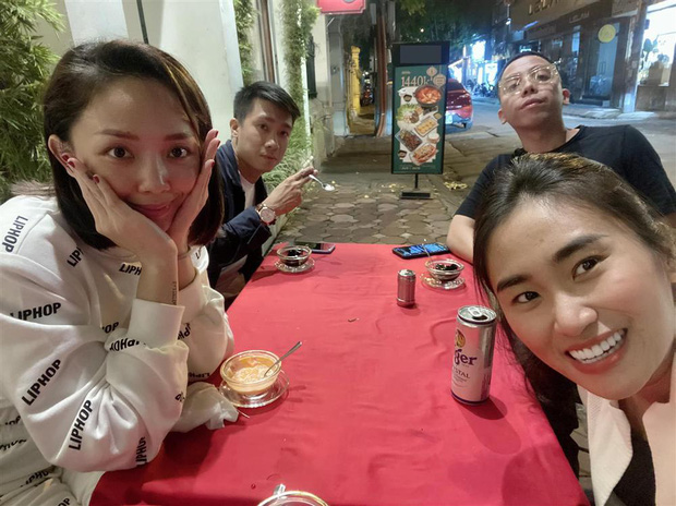 Khoảnh khắc tình tứ hiếm hoi của Tóc Tiên và Hoàng Touliver được bạn thân chia sẻ: Giản dị mà hạnh phúc quá đỗi!-2