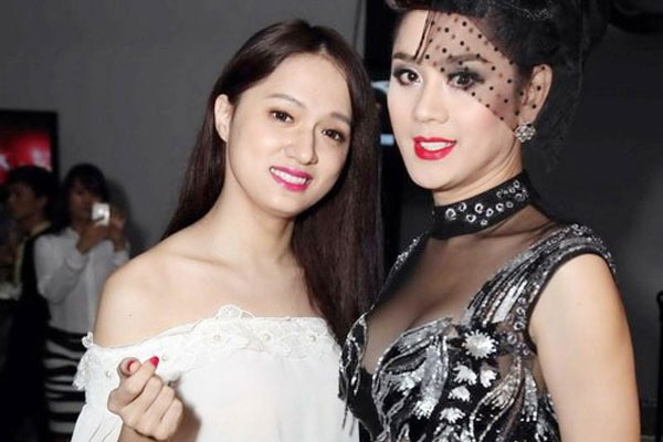 Sở hữu tủ đồ hiệu khủng nhưng Hương Giang vẫn nhiều lần bị nghi dùng hàng nhái-11
