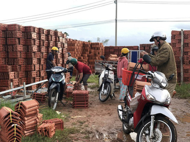 Quảng Ngãi: Giá ngói, tôn tăng bất thường sau bão số 9-4