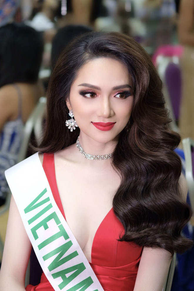 Antifan tổng tấn công” fanpage hoa hậu việt nam đồng vì post về Hương Giang và dàn sao khủng: Làn sóng tẩy chay đẩy lên cao sau show hôm qua!-1