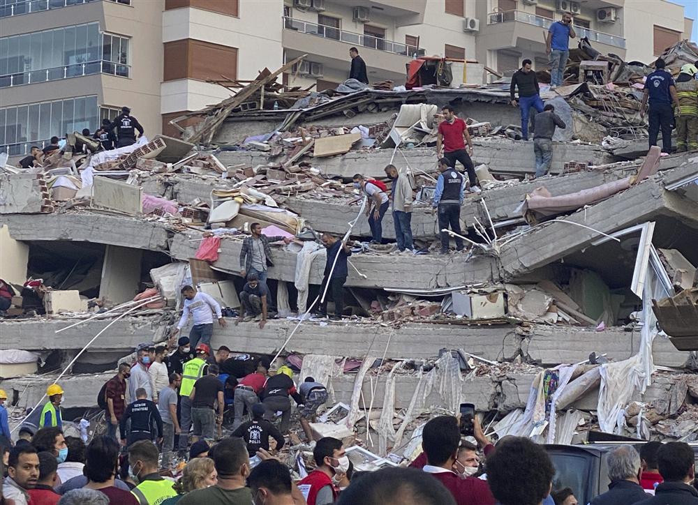 Động đất ở Thổ Nhĩ Kỳ: 39 nạn nhân thiệt mạng, hơn 100 người được cứu sống từ đống đổ nát-1