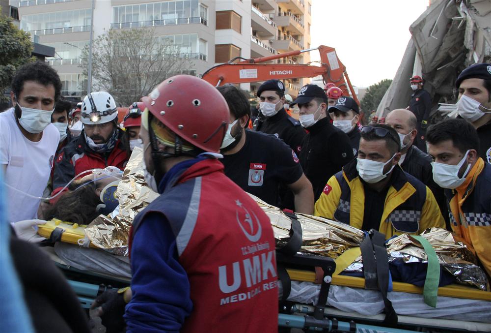 Động đất ở Thổ Nhĩ Kỳ: 39 nạn nhân thiệt mạng, hơn 100 người được cứu sống từ đống đổ nát-2