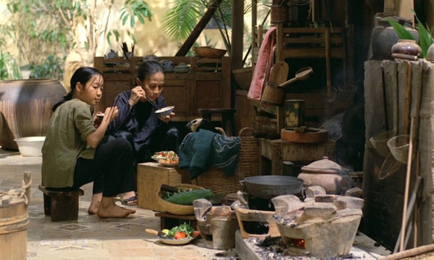 6 vai diễn để đời của nghệ sĩ Ánh Hoa: Từ Mùa Len Trâu tới Cổng Mặt Trời, nhìn đâu cũng nhớ người mẹ tần tảo của màn ảnh Việt-6