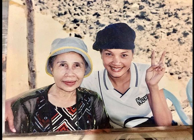 6 vai diễn để đời của nghệ sĩ Ánh Hoa: Từ Mùa Len Trâu tới Cổng Mặt Trời, nhìn đâu cũng nhớ người mẹ tần tảo của màn ảnh Việt-9