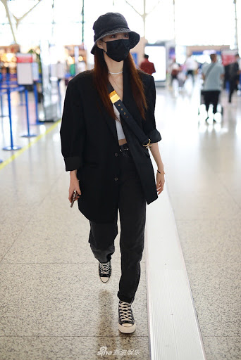 3 kiểu blazer được sao châu Á cưng nhất vì mặc thế nào cũng đẹp và sang-6