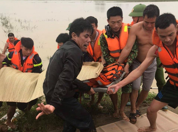 Vớt được 5 thi thể trong nước lũ ở Nghệ An-2