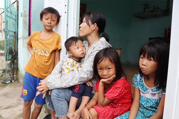 Vụ sạt lở vùi lấp 13 người ở Phước Sơn: Tìm thấy 1 thi thể trẻ em ở hiện trường, 1 thi thể dưới lòng hồ thuỷ điện-2