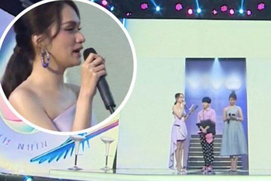Netizen “khủng bố” sự kiện livestream khi Hương Giang làm MC: 30 phút quay toàn Thuý Ngân, zoom rõ nàng Hậu chỉ 2 lần và thả “giận dữ” liên tục