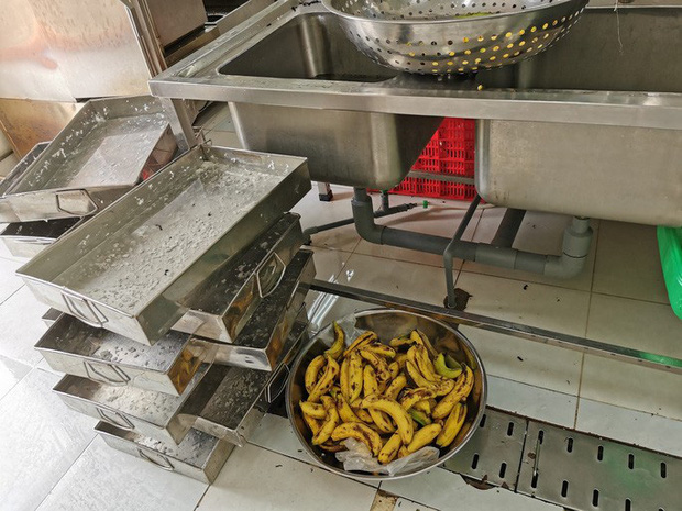 TP HCM: Phụ huynh bật khóc khi chứng kiến bữa ăn bán trú-2