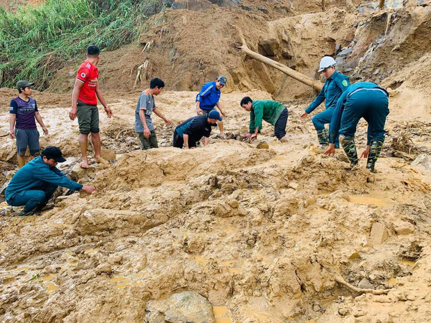 Vụ sạt lở vùi lấp 13 người ở Phước Sơn: Tìm thấy 1 thi thể trẻ em ở hiện trường, 1 thi thể dưới lòng hồ thuỷ điện-1