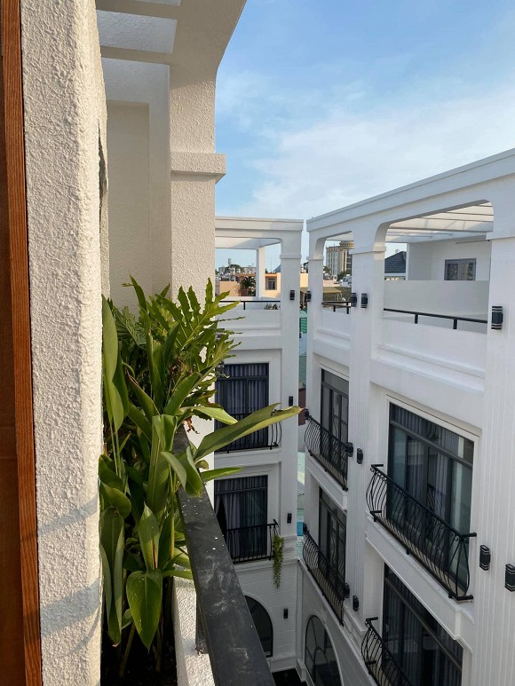 Góc vườn xanh mướt bên trong biệt thự của Trịnh Tú Trung-1