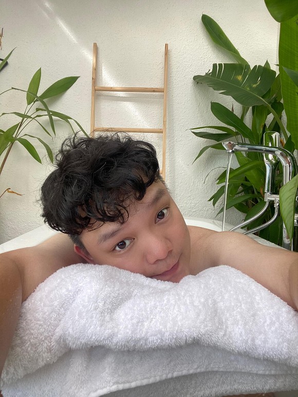 Góc vườn xanh mướt bên trong biệt thự của Trịnh Tú Trung-23