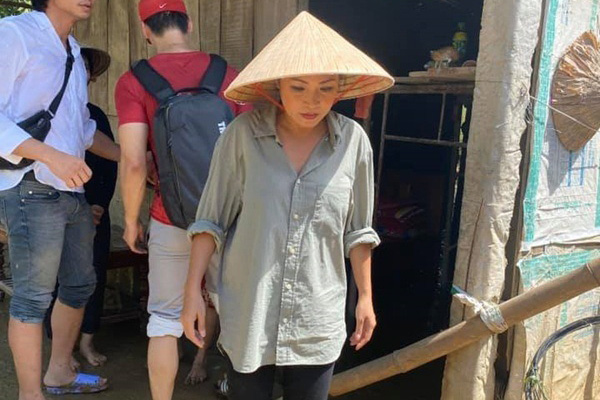 Ca sĩ Phương Thanh xin lỗi người dân Quảng Ngãi-2