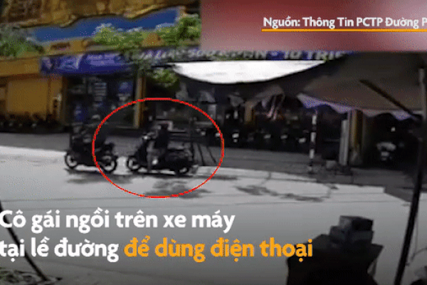 Camera ghi cảnh giật điện thoại ở TP.HCM