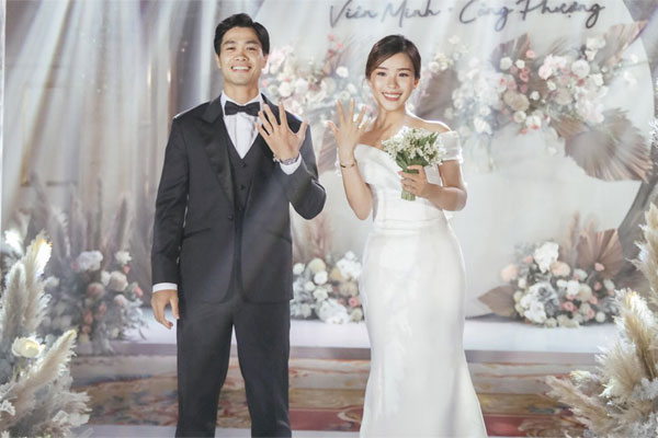 HOT: Lộ diện hình ảnh thiệp cưới của Công Phượng: Chọn nơi Cường Đô La tổ chức đám cưới, độ bảo mật ở mức cao nhất khiến tất cả trầm trồ-5