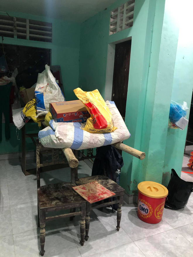 Thủy Tiên đăng ảnh nhà bác trưởng xóm ngoài đời thật tại Hải Lăng khiến dân mạng phản ứng, nhiều người liên tục cập nhật hình ảnh và clip toàn cảnh về gia cảnh của bác-8