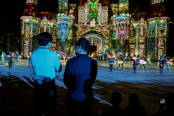 Kỳ ảo Tata Show phiên bản đạo cụ khổng lồ-6