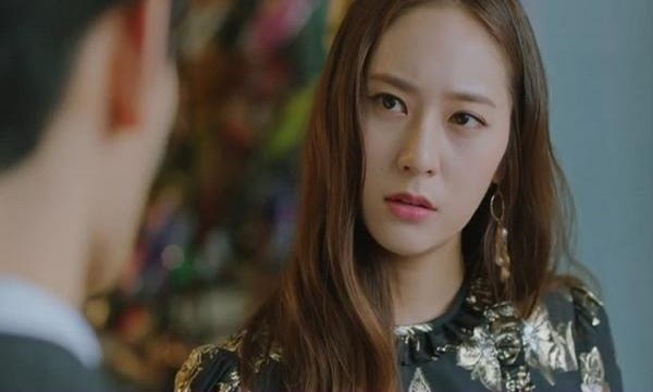 Về quê ăn cưới em chồng, nửa đêm tôi thấy chồng qua phòng chị dâu dúi thứ này rồi cấm được tiết lộ với ai-2