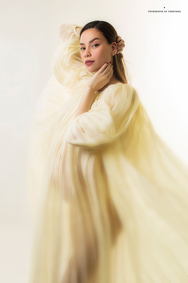 Hà Hồ vừa hạ sinh đôi trai gái, bạn thân đã để lộ luôn tên thân mật của 2 bé-2