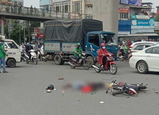 Xe tải tông tử vong người phụ nữ đi xe đạp điện, tài xế rồ ga bỏ chạy-1