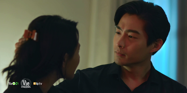 Chọc tức vợ yêu: Nữ chính mặc hớ hênh nằm trên giường làm quà cho tổng tài-8